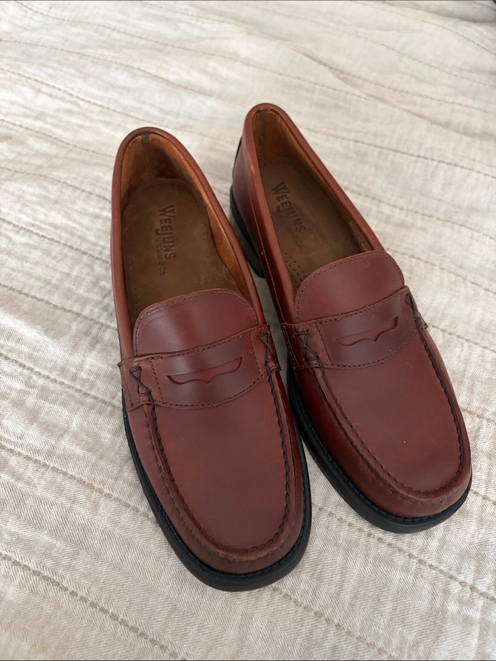 G.H. Bass & Co. Chestnut Leather Penny Loafers. Size 8 men’s or 9 1/2 woman’s